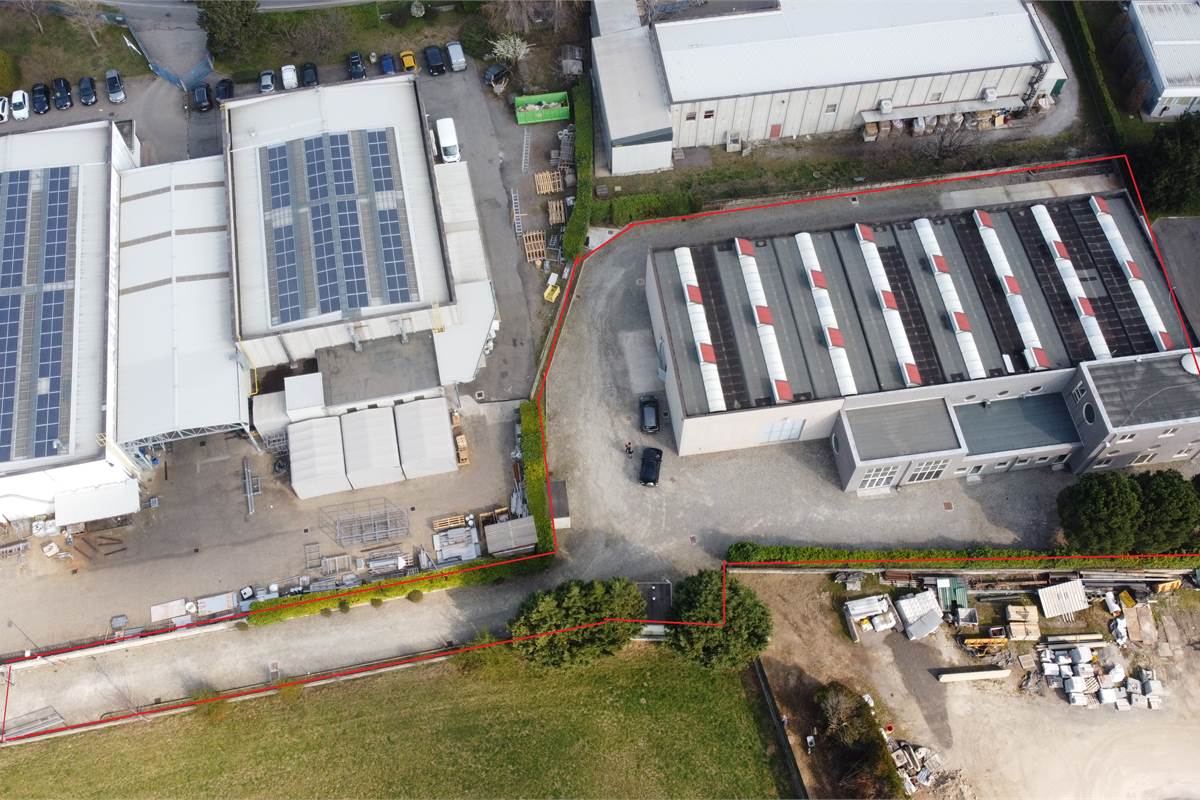 Capannone con uffici in affitto a Colverde