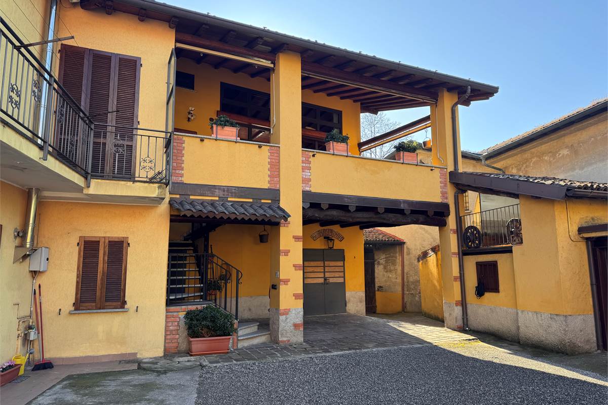 Esterno