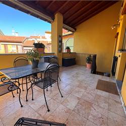 Trilocale con terrazzo a Como Trecallo