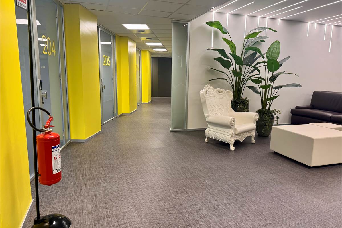 Erre Palace - Uffici in affitto a Cantù