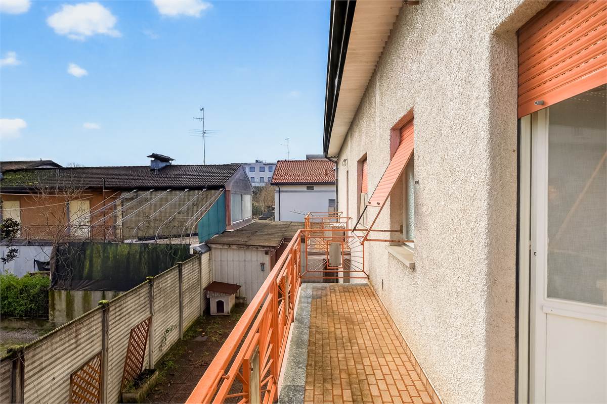 Intera casa trifamiliare a Vighizzolo