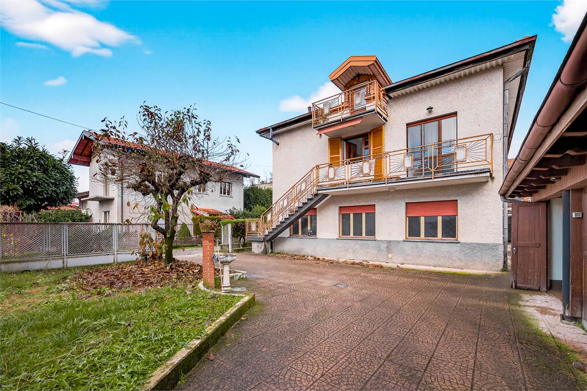 Intera casa trifamiliare a Vighizzolo