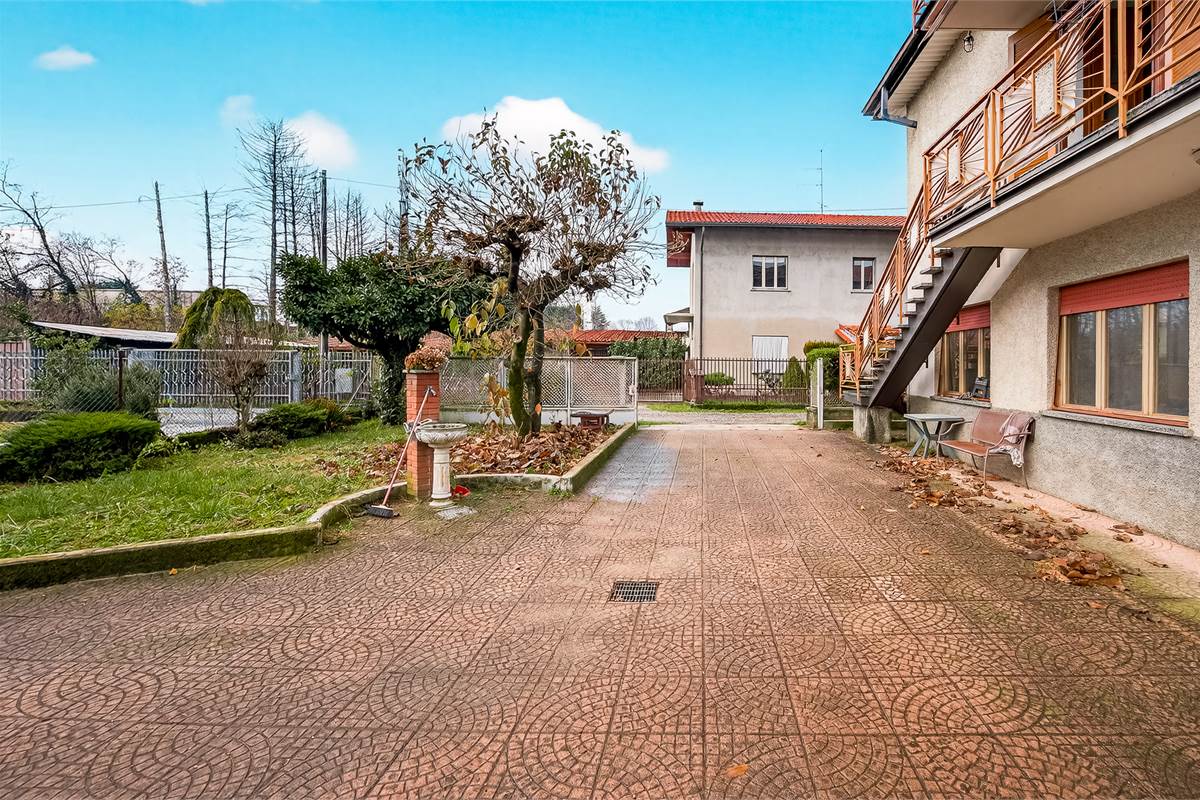 Intera casa trifamiliare a Vighizzolo