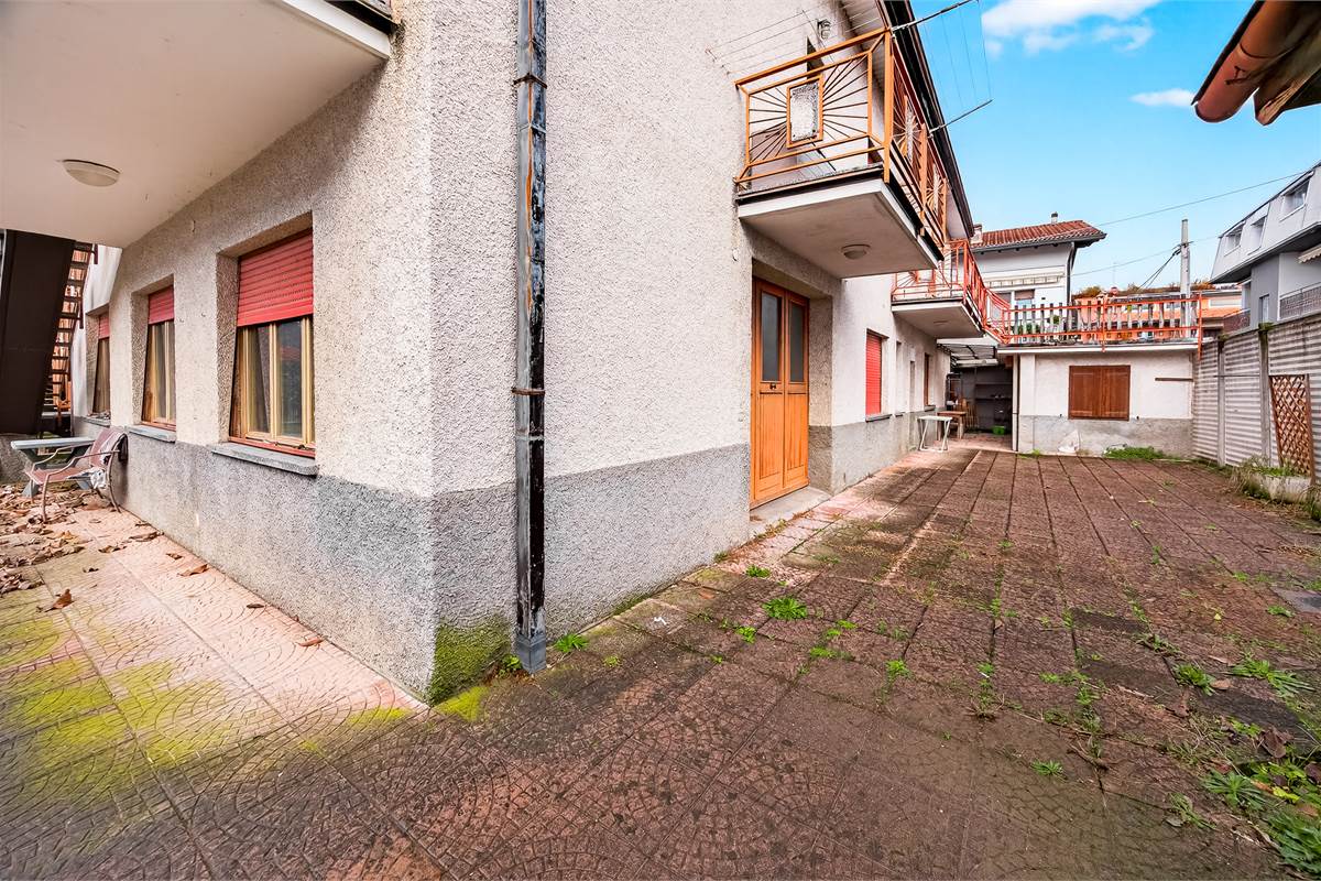 Intera casa trifamiliare a Vighizzolo