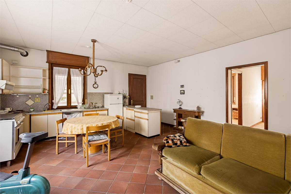 Intera casa trifamiliare a Vighizzolo