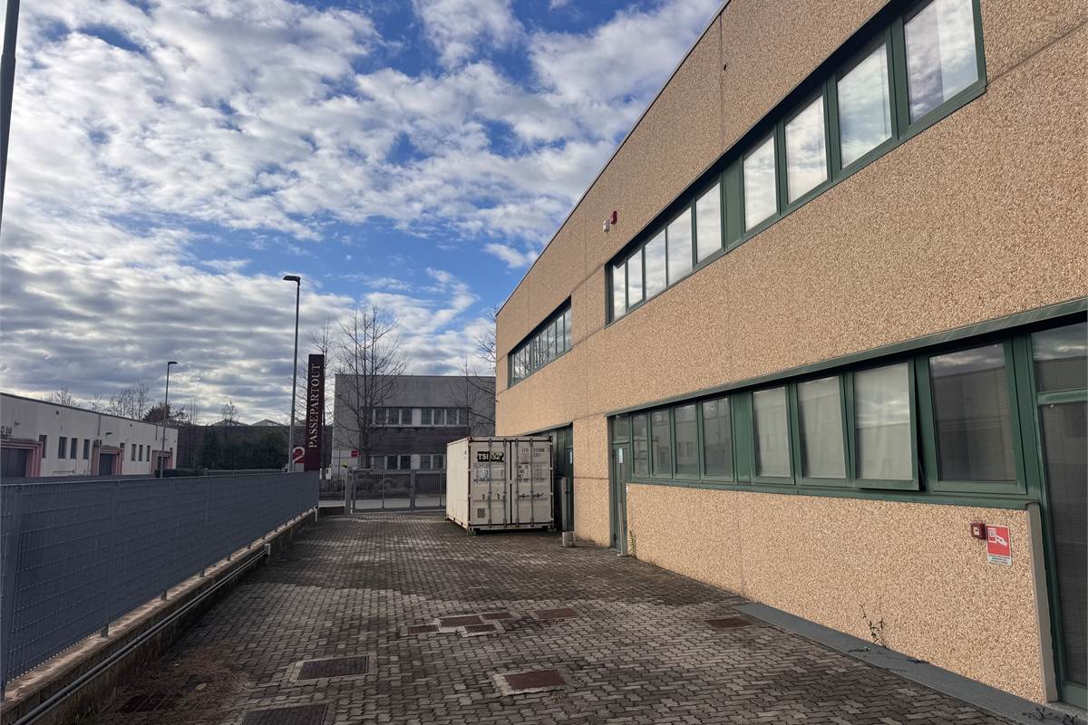 Capannone in vendita a Cantù