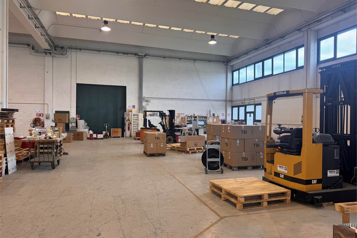 Capannone in vendita a Cantù