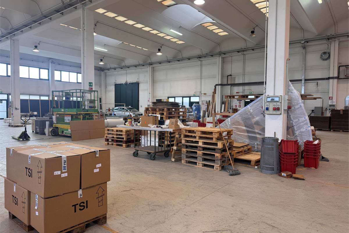 Capannone in vendita a Cantù