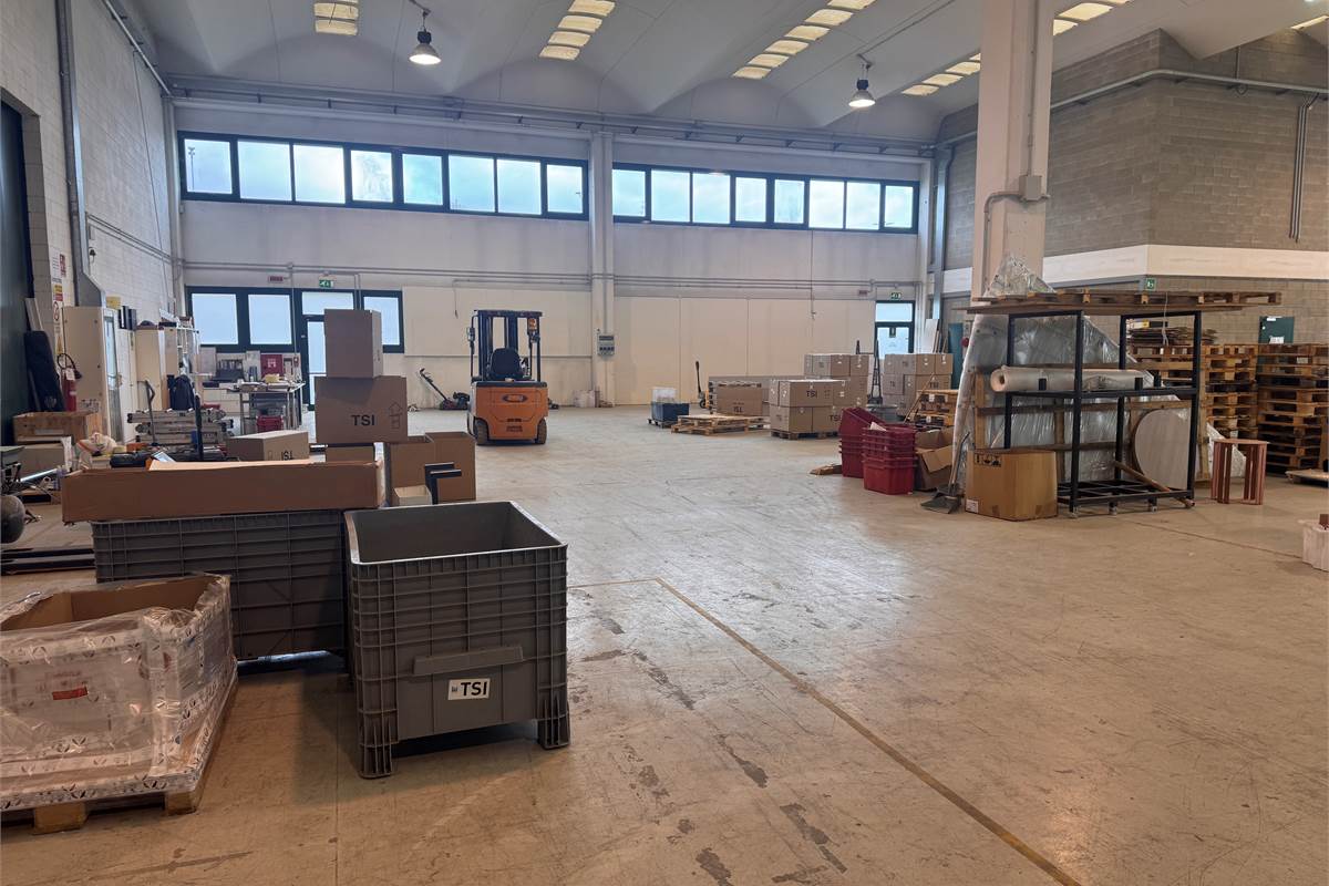 Capannone in vendita a Cantù