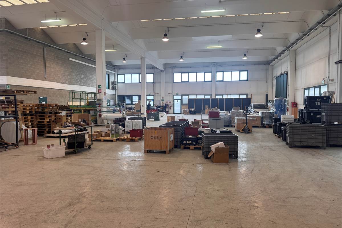 Capannone in affitto a Cantù