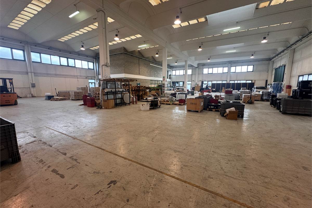 Capannone in affitto a Cantù