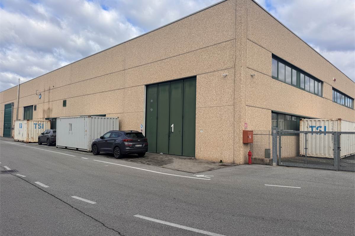 Capannone in affitto a Cantù