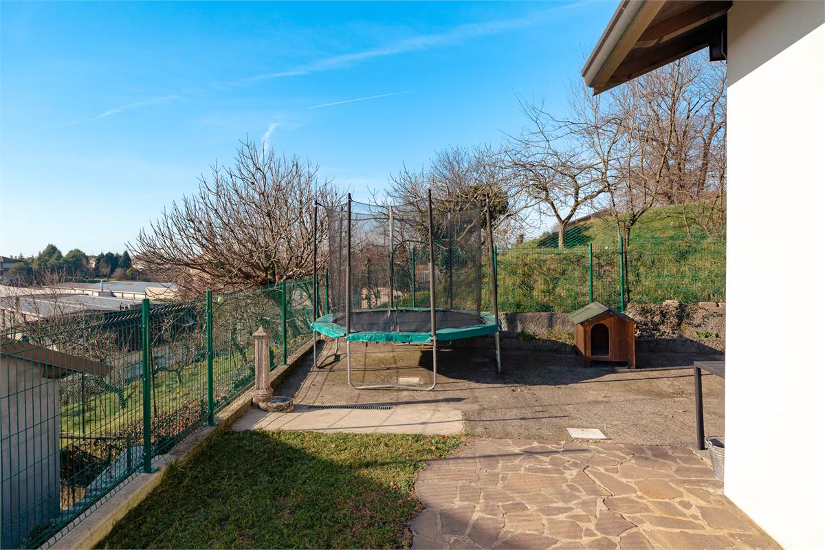 Casa indipendente con giardino a Vighizzolo