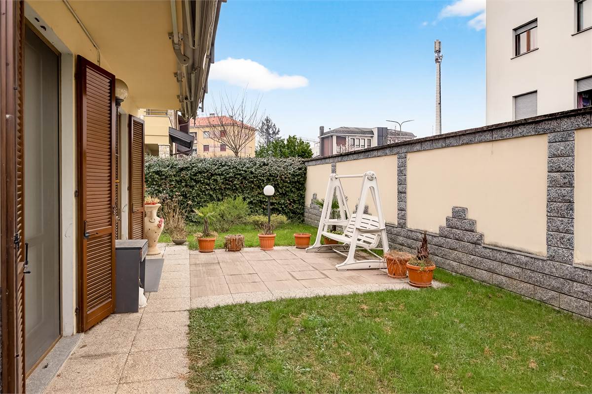 Casa singola con box triplo a Mariano Comense