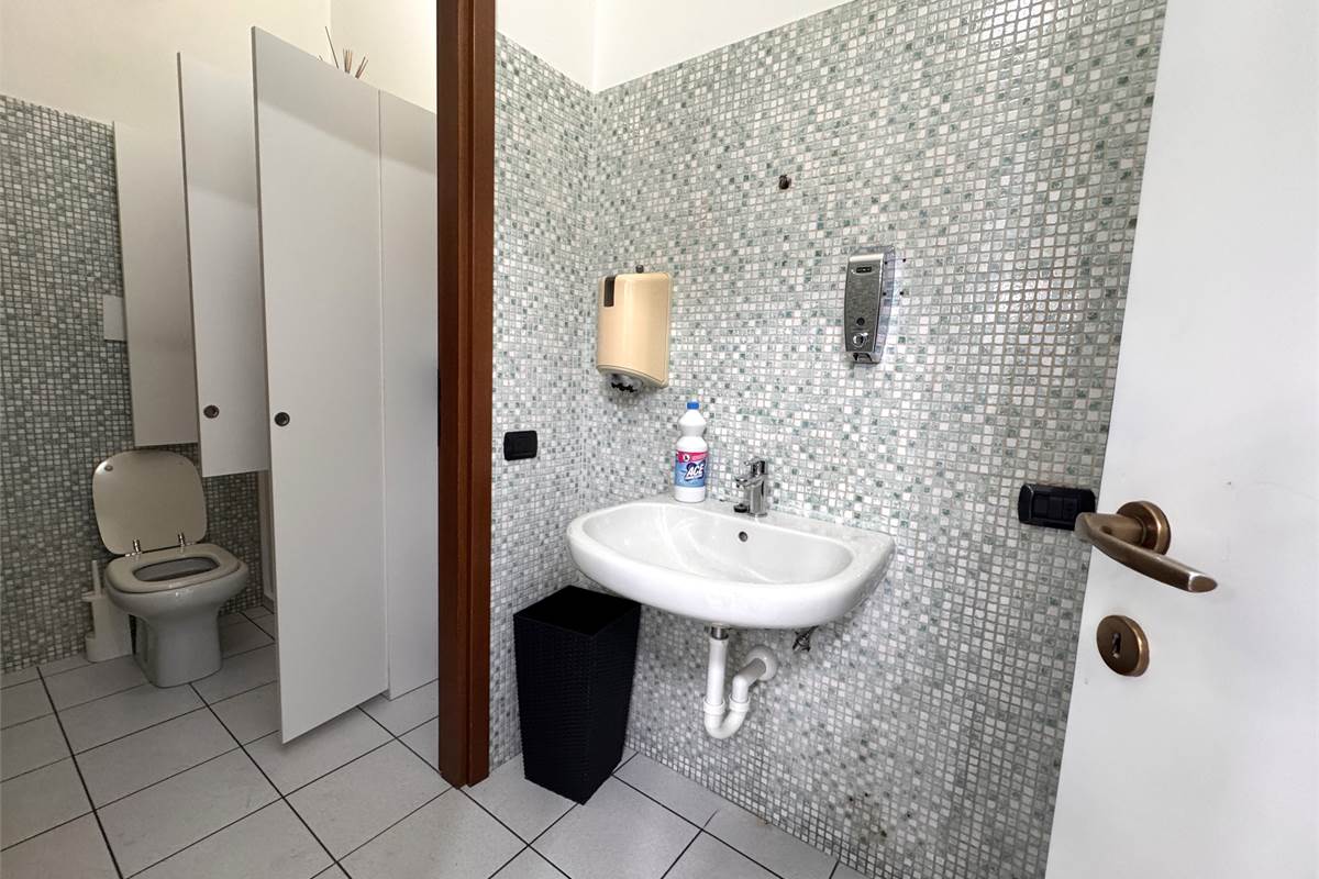 Negozio in affitto in centro a Cantù