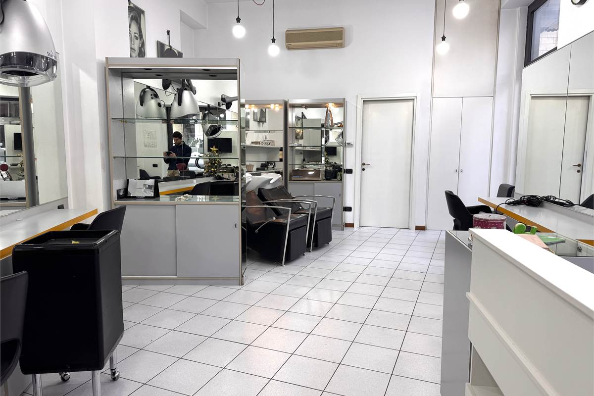 Negozio in affitto in centro a Cantù