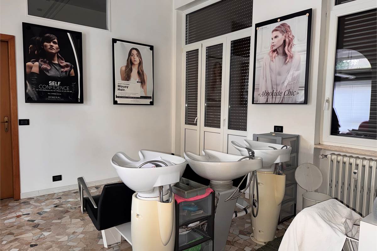 Negozio in vendita a Erba