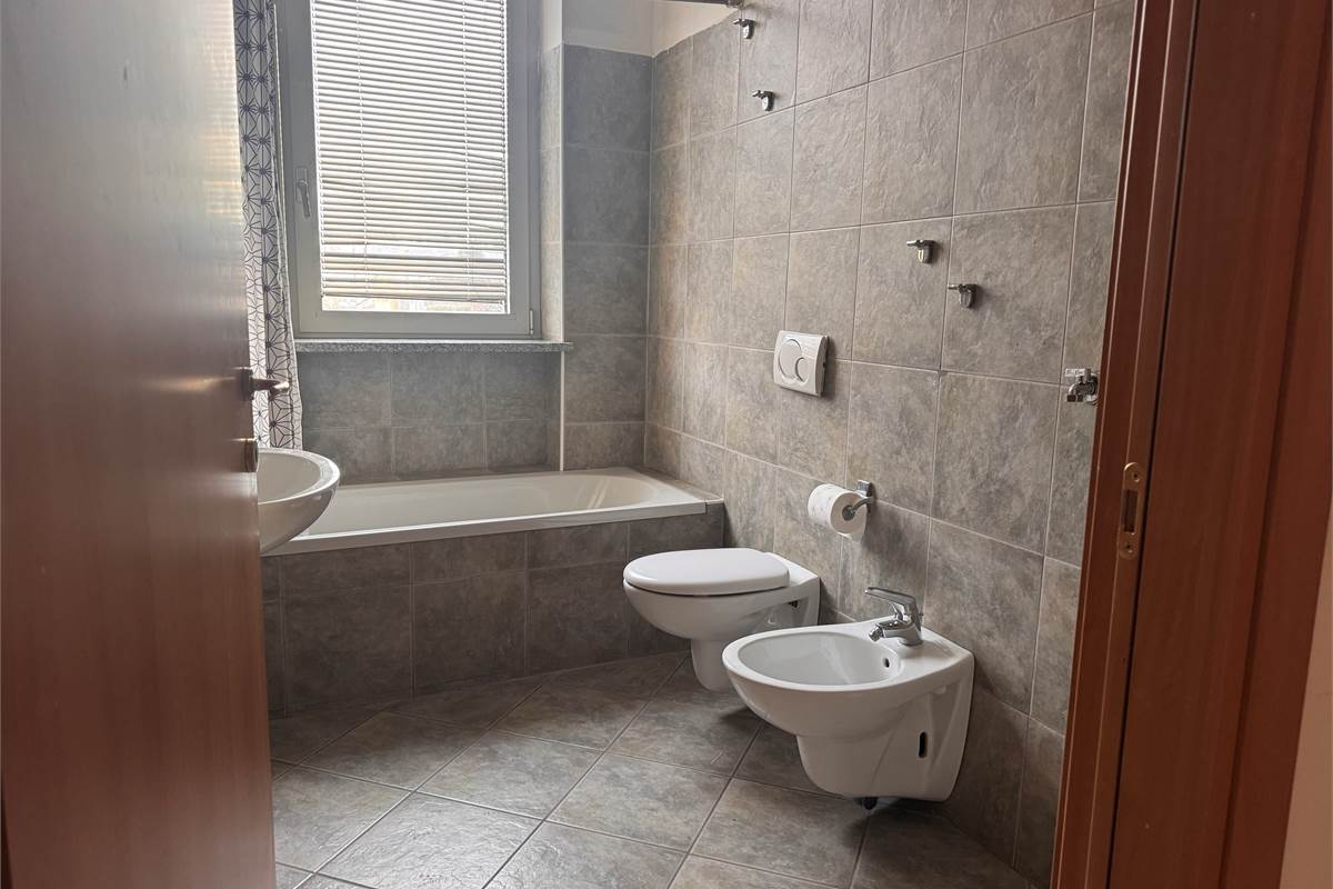 Trilocale con due bagni a Cantù Asnago