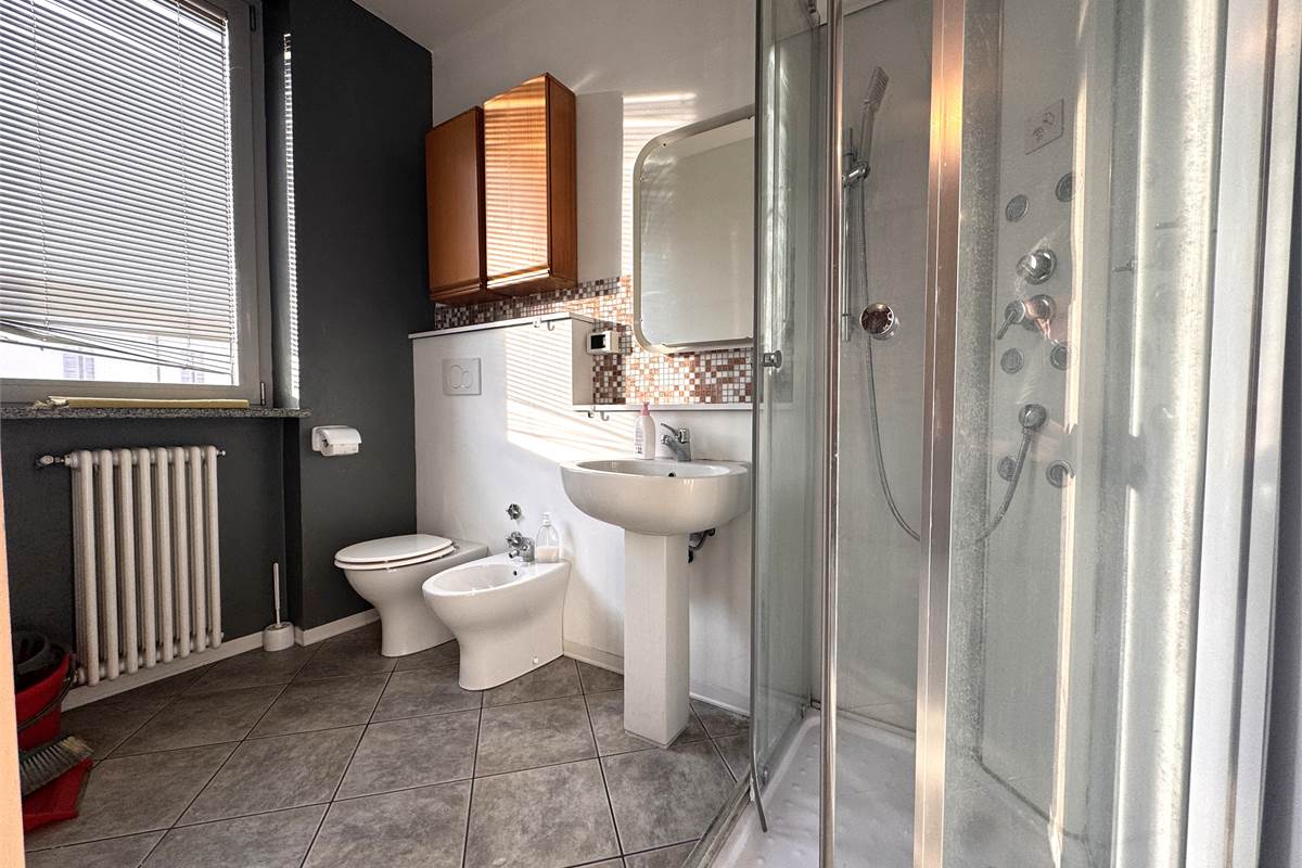 Trilocale con due bagni a Cantù Asnago