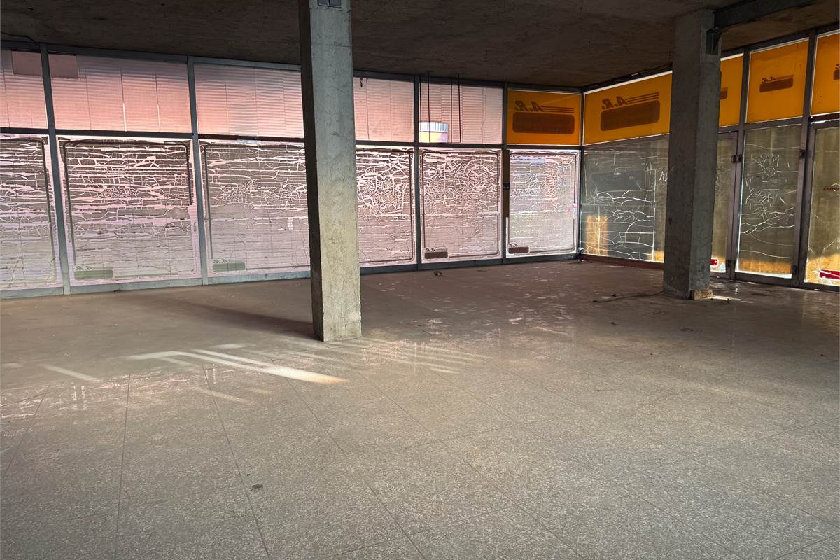 Negozio in vendita a Lentate sul Seveso