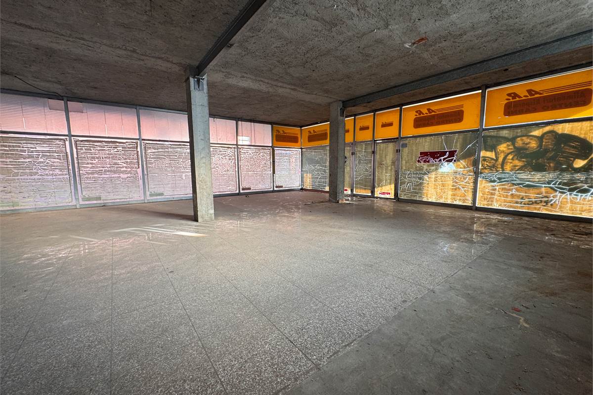 Negozio in vendita a Lentate sul Seveso