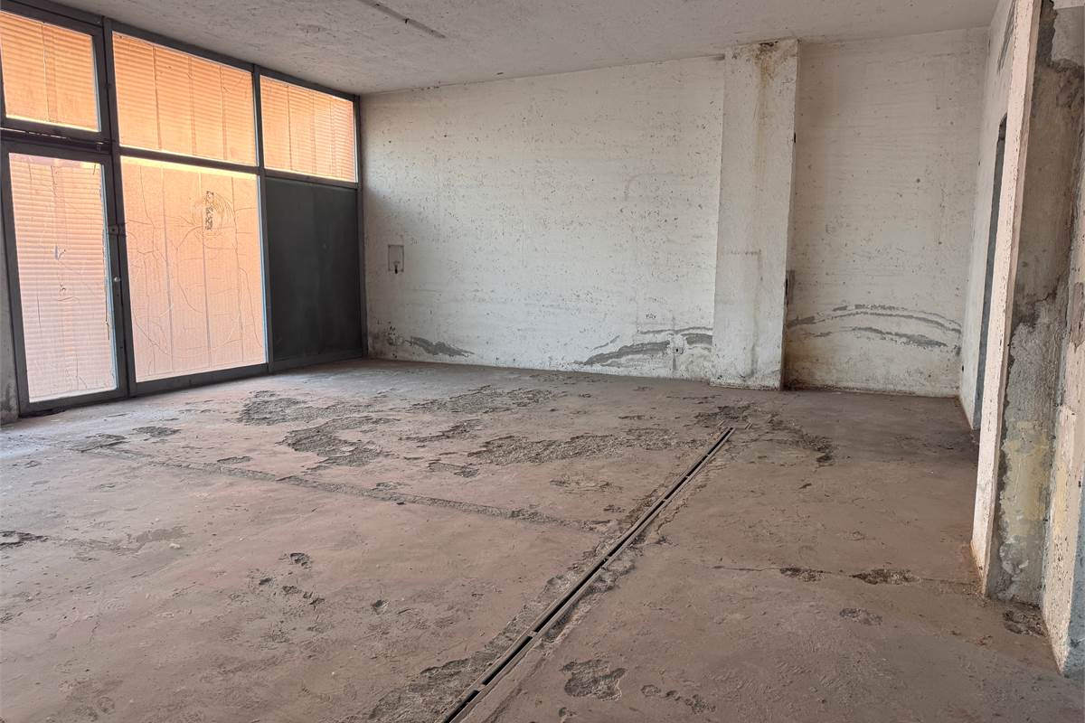 Negozio in vendita a Lentate sul Seveso