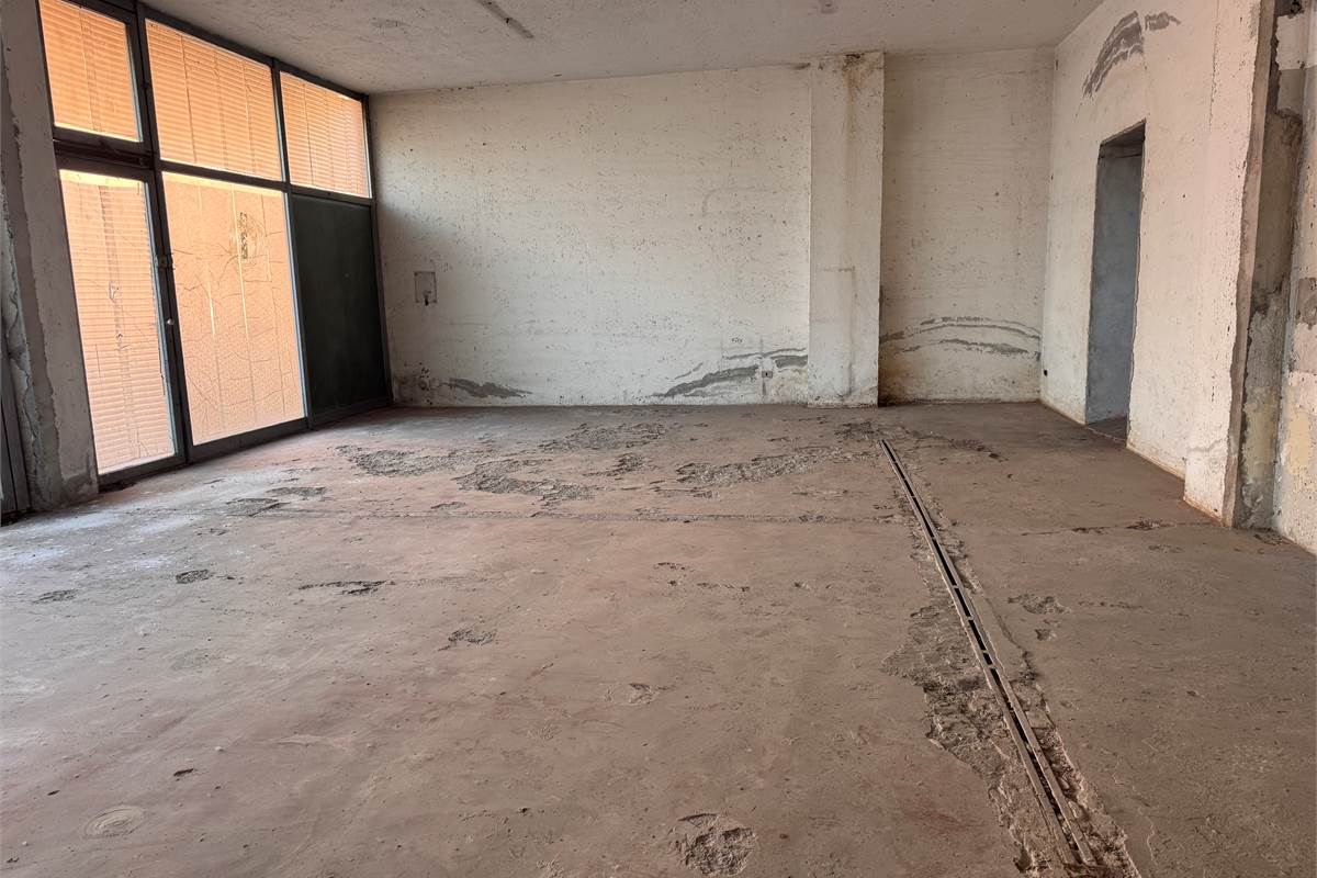 Negozio in vendita a Lentate sul Seveso