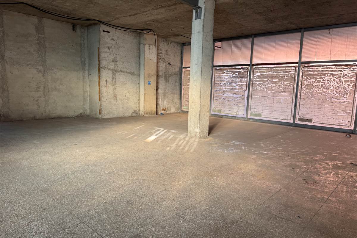 Negozio in vendita a Lentate sul Seveso