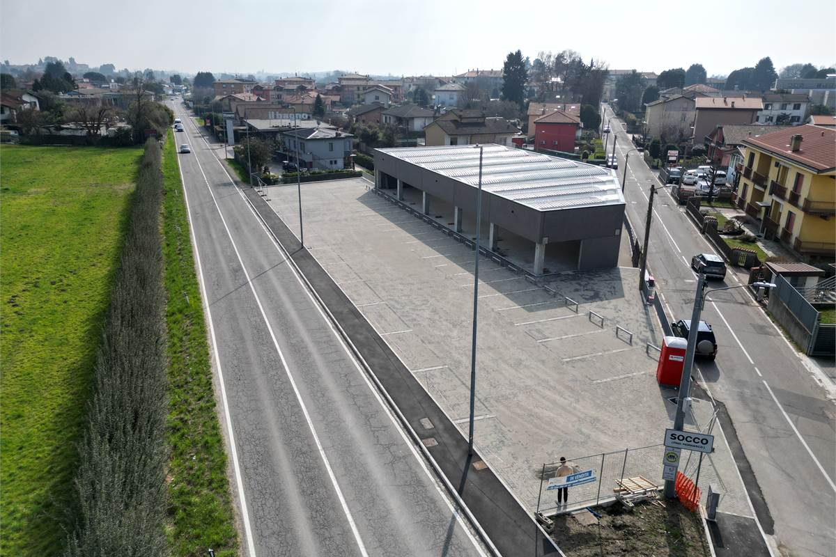 Locale commerciale in vendita a Fino Mornasco