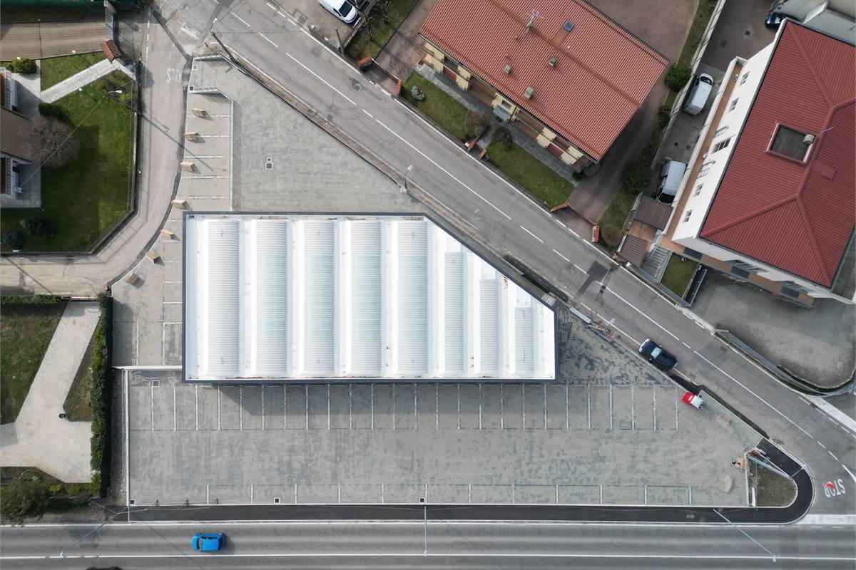 Locale commerciale in vendita a Fino Mornasco