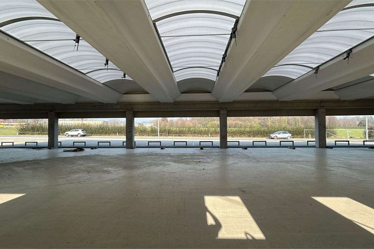 Locale commerciale in vendita a Fino Mornasco