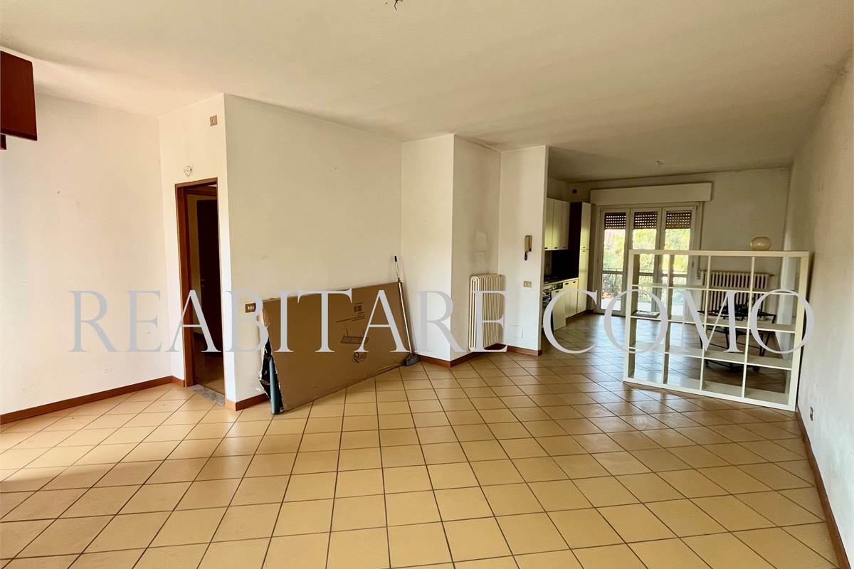 LIPOMO, PORZIONE DI VILLA  CON LABORATORIO