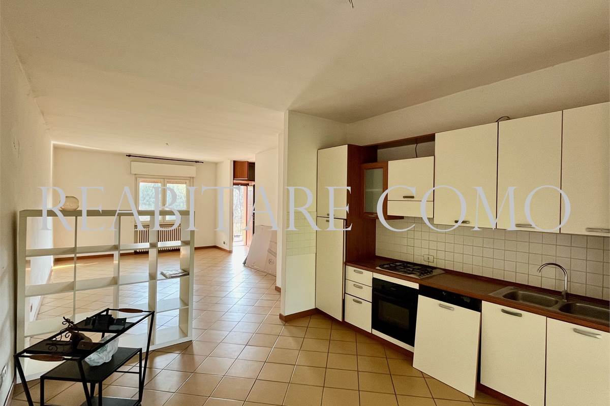 LIPOMO, PORZIONE DI VILLA  CON LABORATORIO