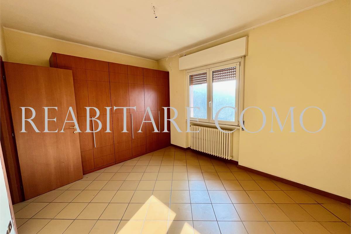 LIPOMO, PORZIONE DI VILLA  CON LABORATORIO