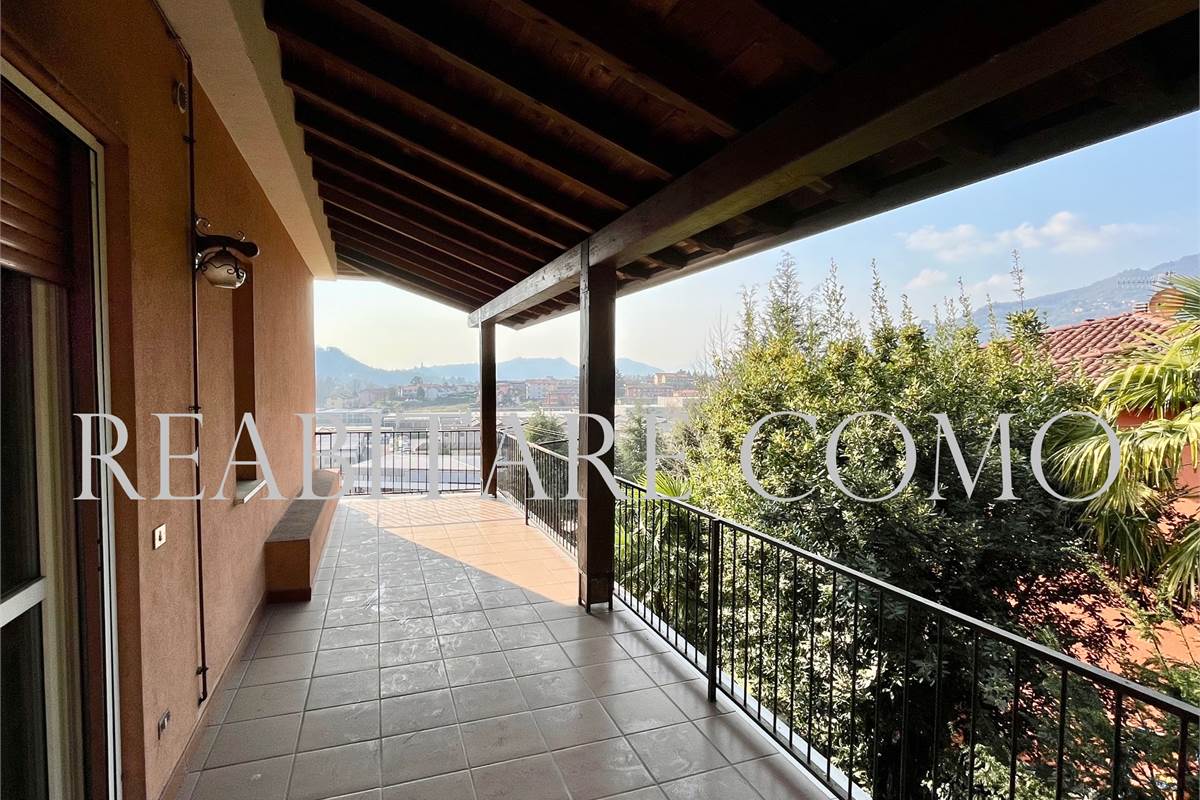 LIPOMO, PORZIONE DI VILLA  CON LABORATORIO