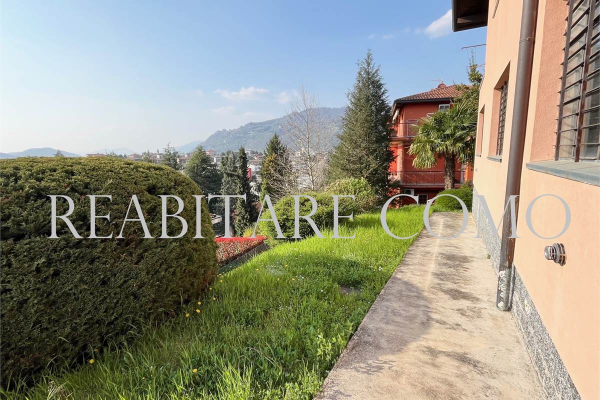 LIPOMO, PORZIONE DI VILLA  CON LABORATORIO