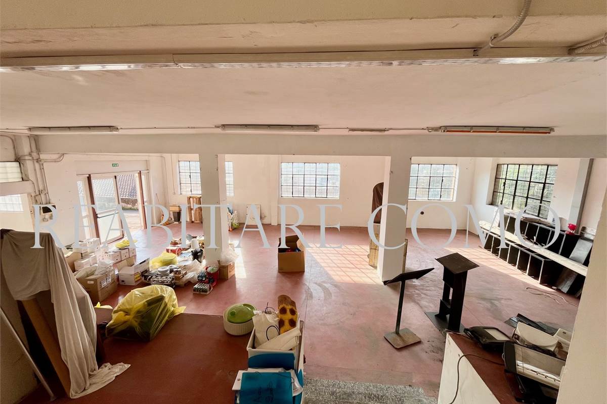 LIPOMO, PORZIONE DI VILLA  CON LABORATORIO