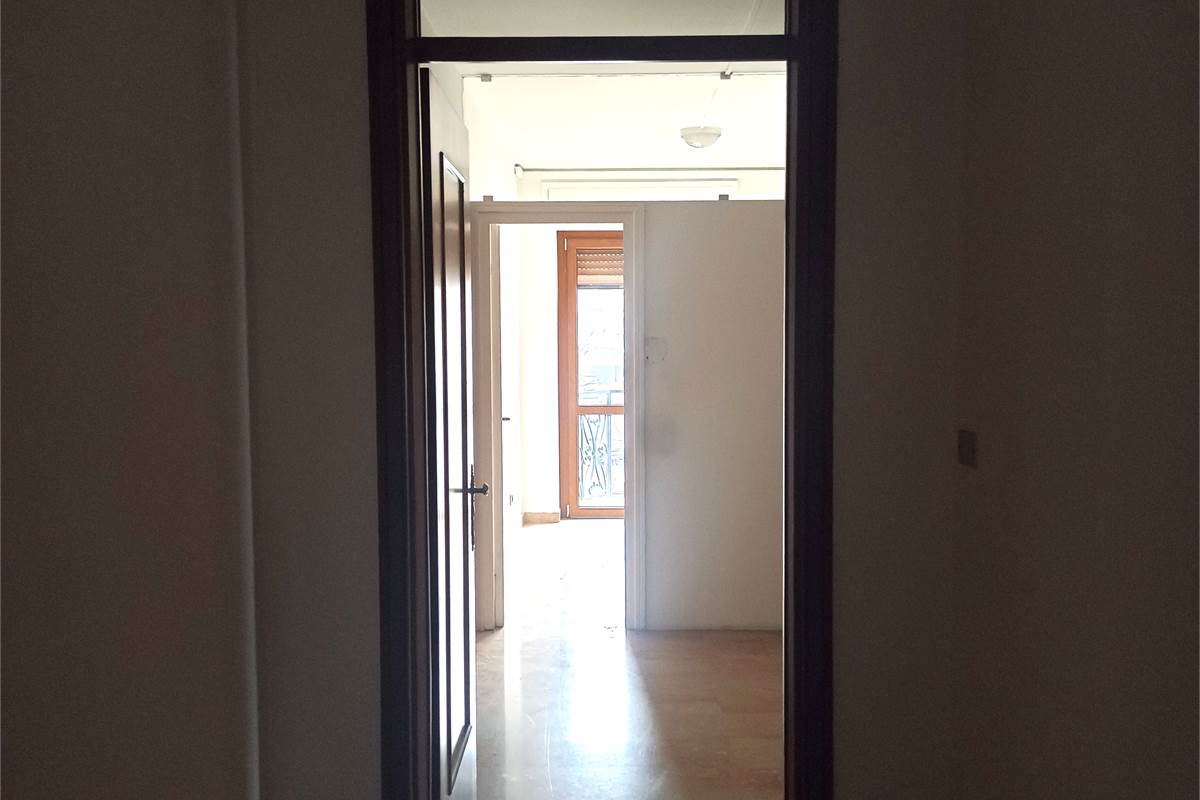 ERBA AFFITTASI UFFICIO