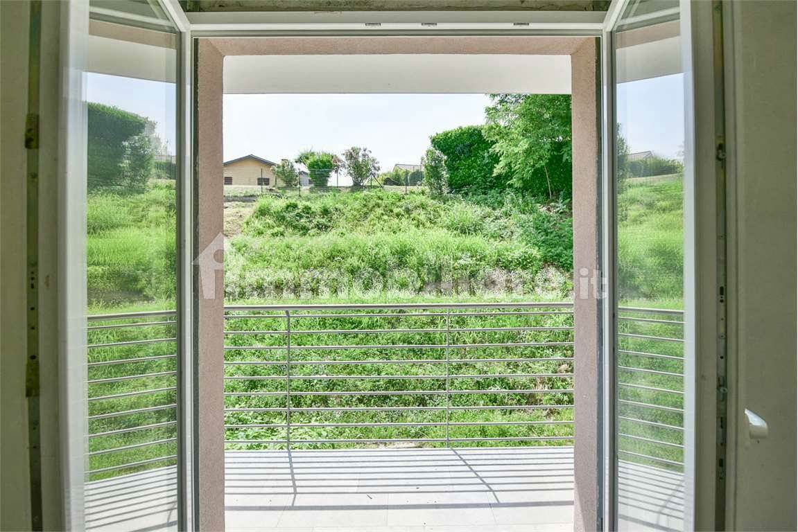 MONGUZZO VILLA SINGOLA CON GIARDINO
