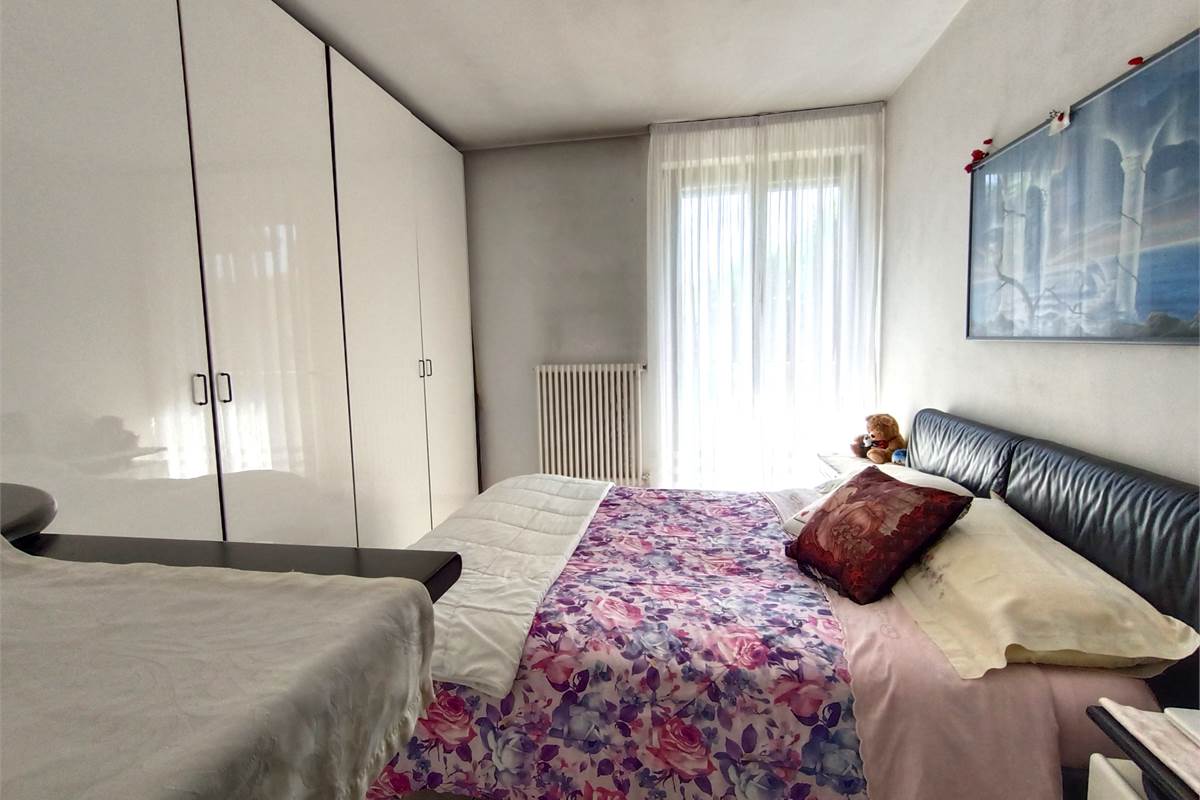 MONGUZZO AMPIO QUADRILOCALE CON TERRAZZO