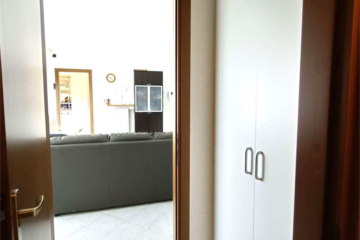 ERBA AMPIO QUADRILOCALE CON TERRAZZO