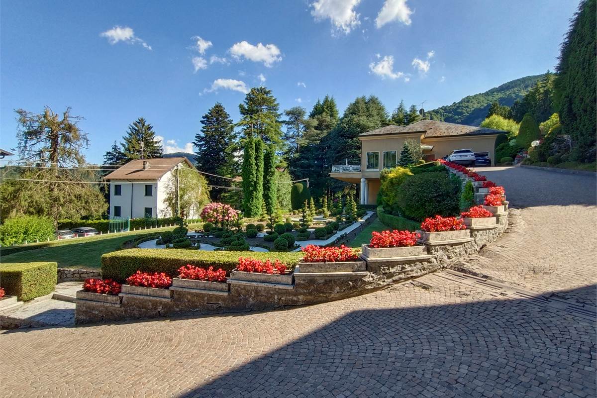 MAGREGLIO A POCHI PASSI DA BELLAGIO VILLA D'EPOCA