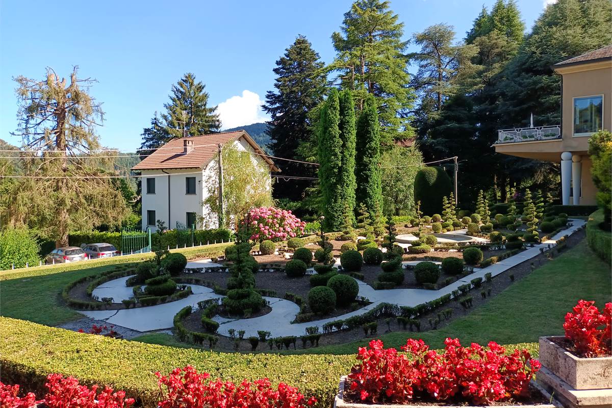 MAGREGLIO A POCHI PASSI DA BELLAGIO VILLA D'EPOCA