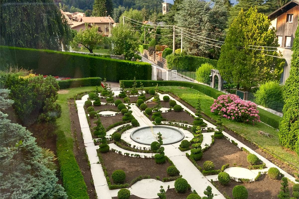 MAGREGLIO A POCHI PASSI DA BELLAGIO VILLA D'EPOCA