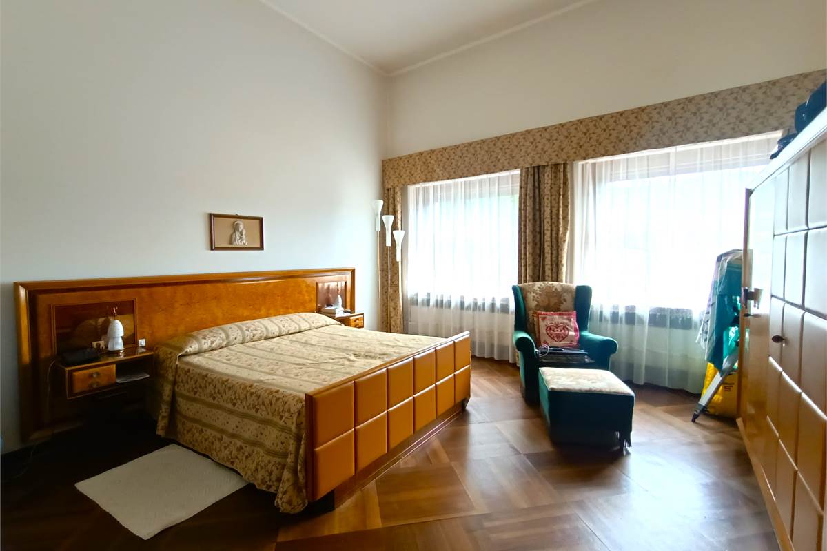 MAGREGLIO A POCHI PASSI DA BELLAGIO VILLA D'EPOCA