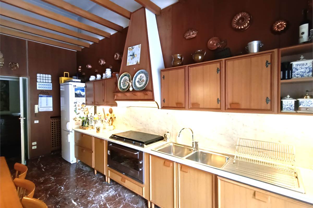 MAGREGLIO A POCHI PASSI DA BELLAGIO VILLA D'EPOCA