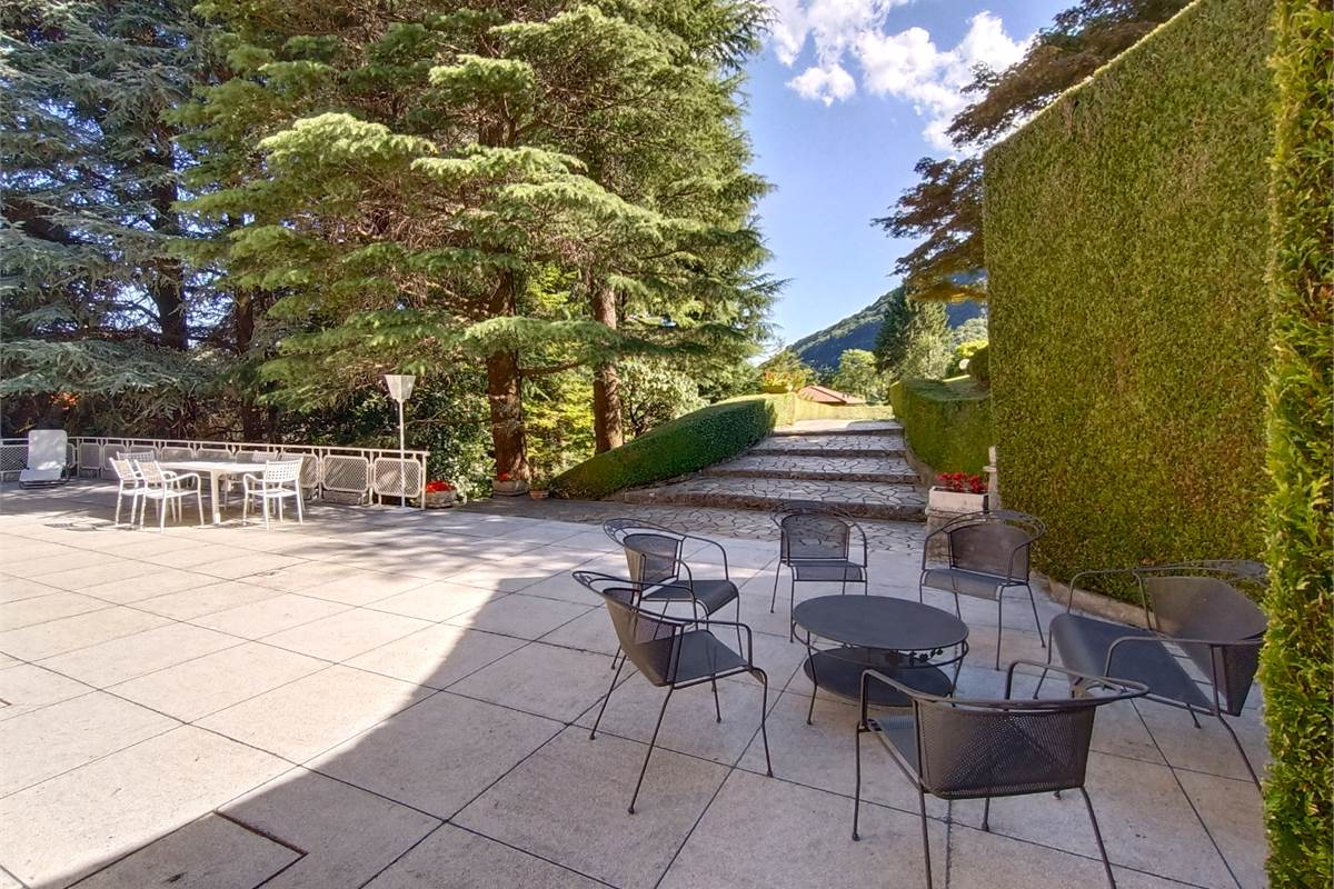 MAGREGLIO A POCHI PASSI DA BELLAGIO VILLA D'EPOCA