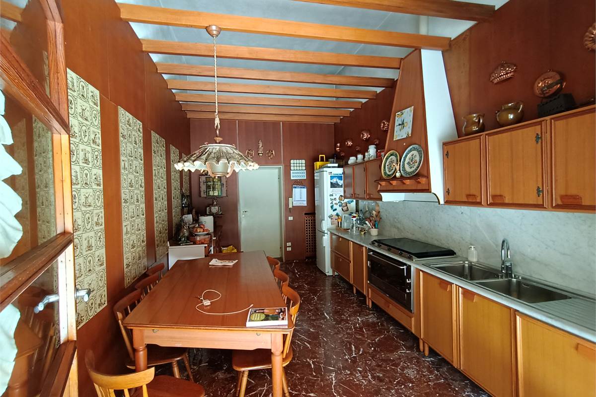 MAGREGLIO A POCHI PASSI DA BELLAGIO VILLA D'EPOCA