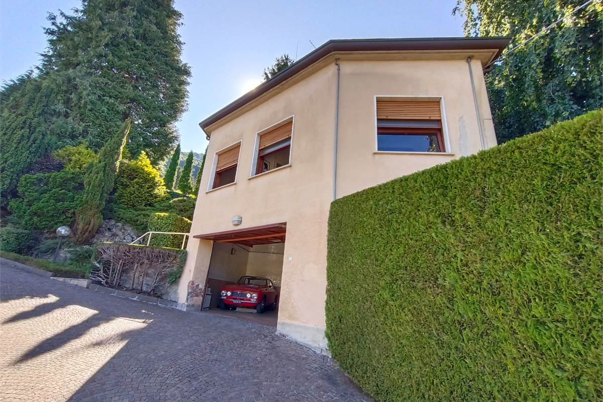 MAGREGLIO A POCHI PASSI DA BELLAGIO VILLA D'EPOCA