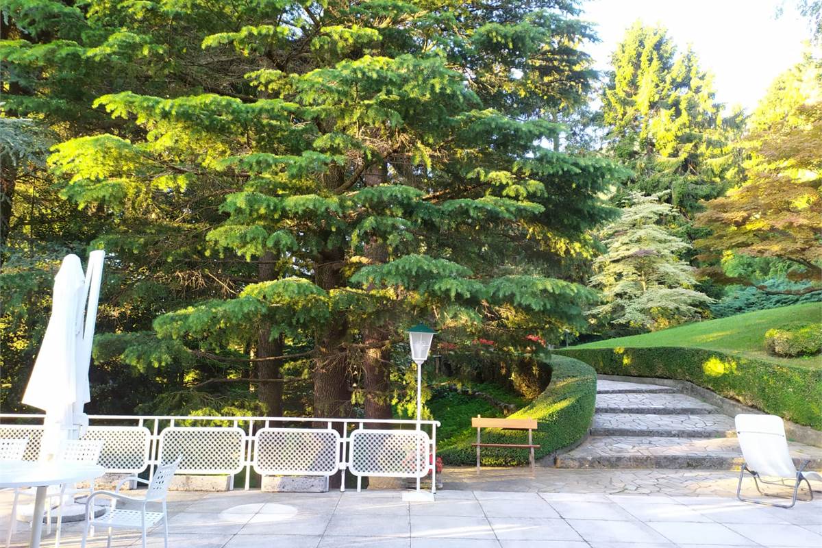 MAGREGLIO A POCHI PASSI DA BELLAGIO VILLA D'EPOCA